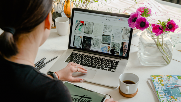 How To Get Top-Notch Graphic Designs for Your Business’ Website