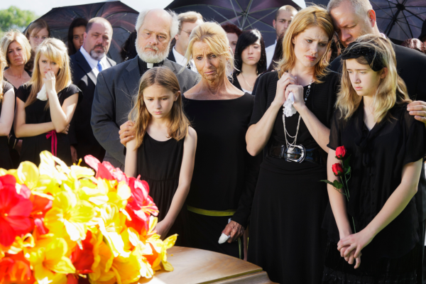 How to Plan a Funeral for a Family Member