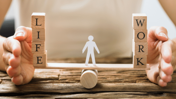 How to Juggle Parenting and Professional Life with Confidence: Practical Strategies for Balance and Success