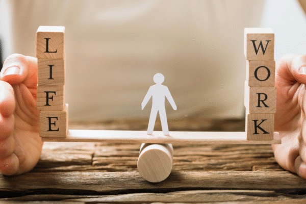 How to Juggle Parenting and Professional Life with Confidence: Practical Strategies for Balance and Success
